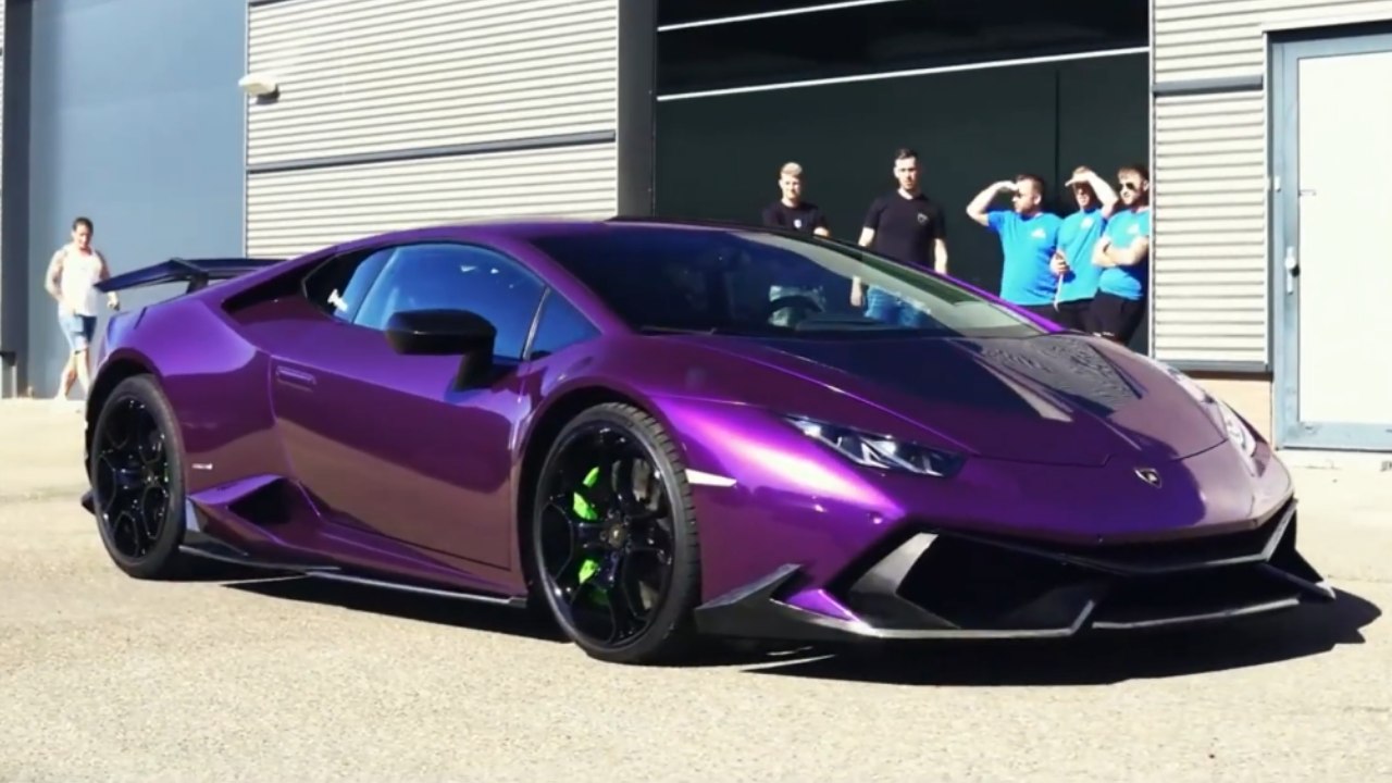 Extreme Verwandlung: Lamborghini Huracán 2025 mit Vollfolierung & Carbon-Kit