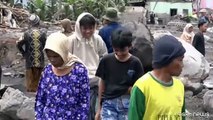 Indonesia, il ritorno nel villaggio distrutto dalle eruzioni a Giava