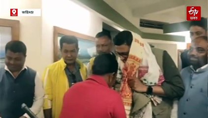 গামোচা পিন্ধাই উমা ছেত্ৰীৰ পিতৃ-মাতৃক সম্বৰ্ধনা প্ৰাক্তন ভাৰতীয় স্পিনাৰ অনিল কুম্বলেৰ