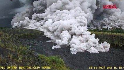 Indonesia, l'eruzione del monte Semeru