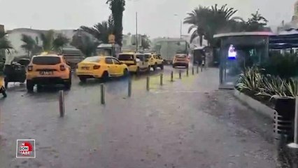 Muğla'da sağanak yağış: Cadde ve sokaklar göle döndü