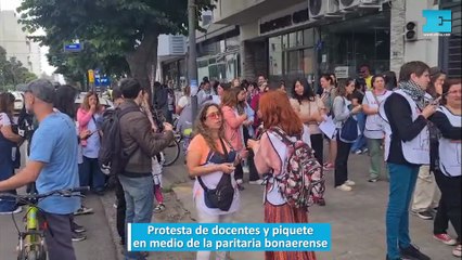 Protesta de docentes y piquete en medio de la paritaria bonaerense