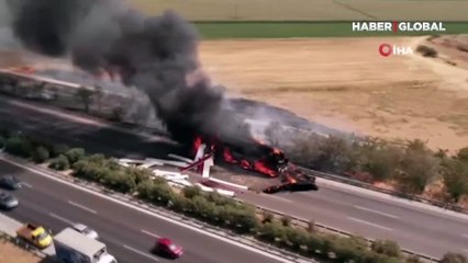 İzmir'de korkunç kaza: Saman yüklü tır yandı, yükselen alevler ağaçlara sıçradı