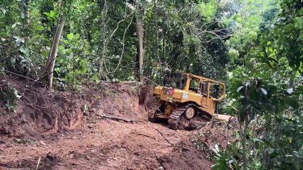 The Challenge of Splitting Mountains with a D6R XL Bulldozer