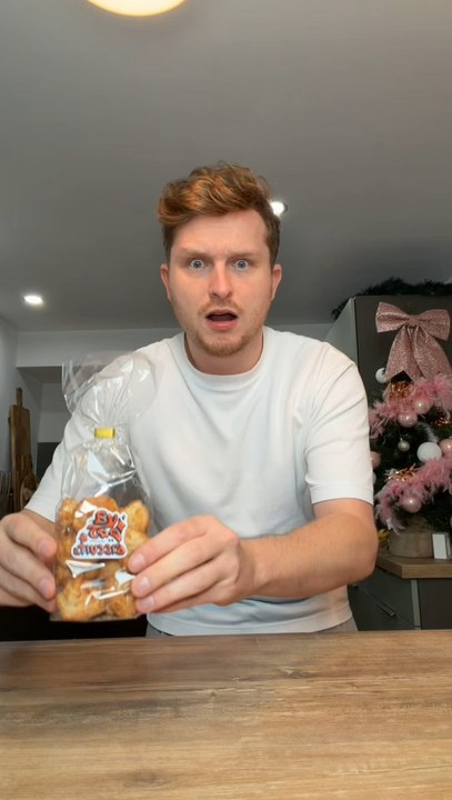 YAPAS de Biscuits de Noël 😍✨5 saveurs cette année : biscuits au beurre, biscuits marbrés chocolat & vanille bourbon de Madagascar, biscuits cannelle pointe de sel et macaron coco 🎉✨Disponible sur yapas.fr jusqu’à rupture de stock 👀✨