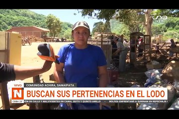 BUSCAN SUS PERTENENCIAS EN EL LODO