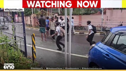 തിരുവനന്തപുരത്ത് 18 വയസ്സുകാരൻ അലനെ കുത്തി കൊലപ്പെടുത്തിയ കേസിൽ മുഖ്യപ്രതി അജിൻ അടക്കം അഞ്ച് പ്രതികൾ കീഴടങ്ങി