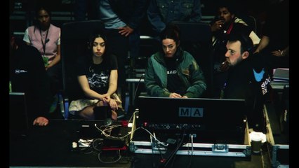 The Moment Teaser Trailer #1 (2026 Movie) Rachel Sennott, Alexander Skarsgård