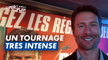 Glenn Powell poursuivi par Mina Soundiram à l'avant-première de Rinnung Man