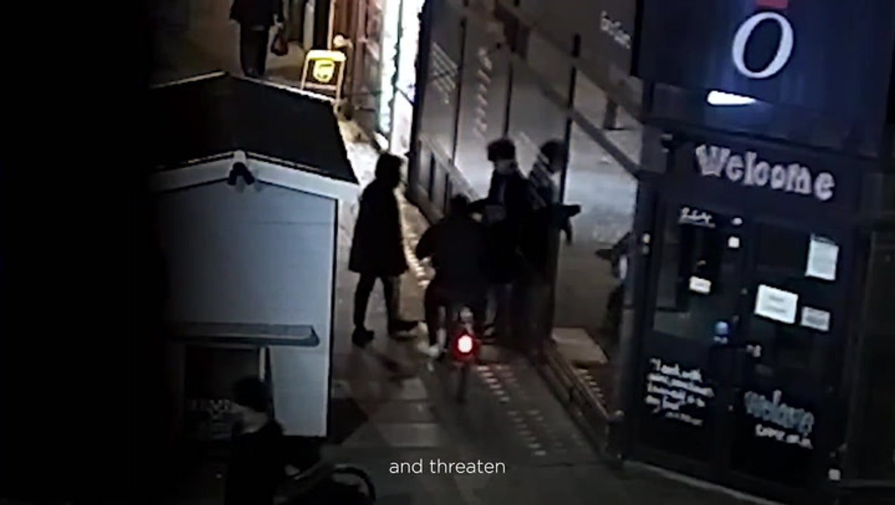 Moment police take down two knife-wielding robbers in London