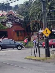 Repartidor en discusión de tránsito en Chile