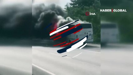 Sakarya D-100’de korku dolu anlar: İşçi servisi alev topuna döndü