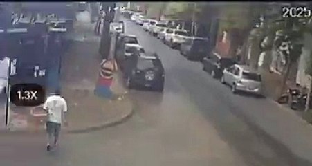 Escapó de la custodia, robó un auto, chocó a una pareja y terminó recapturado