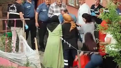Kocaeli'de telefonu açmayınca evine gittikleri adamın cansız bedeniyle karşılaştılar...
