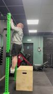 Man Hilariously Fails While Attempting Banded Pull-up