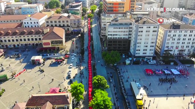 Ata'nın armağanı 19 Mayıs'ı, 1919 metrelik bayrakla kutladılar