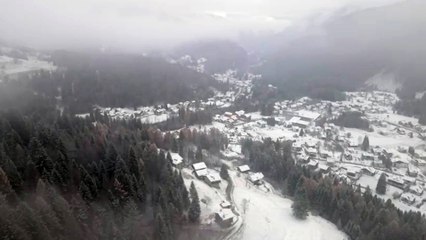 Prima neve sulle Dolomiti: lo spettacolo bianco sulle vette bellunesi