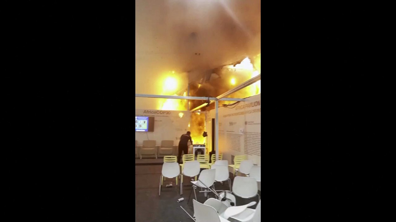 Feuer unterbricht Klima-Gespräche auf der COP30 in Brasilien