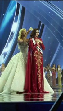 Miss Mexique, Fatima Bosch, qui a été la cible de critiques publiques d'un animateur, a été couronnée Miss Univers 2025 en Thaïlande - VIDEO