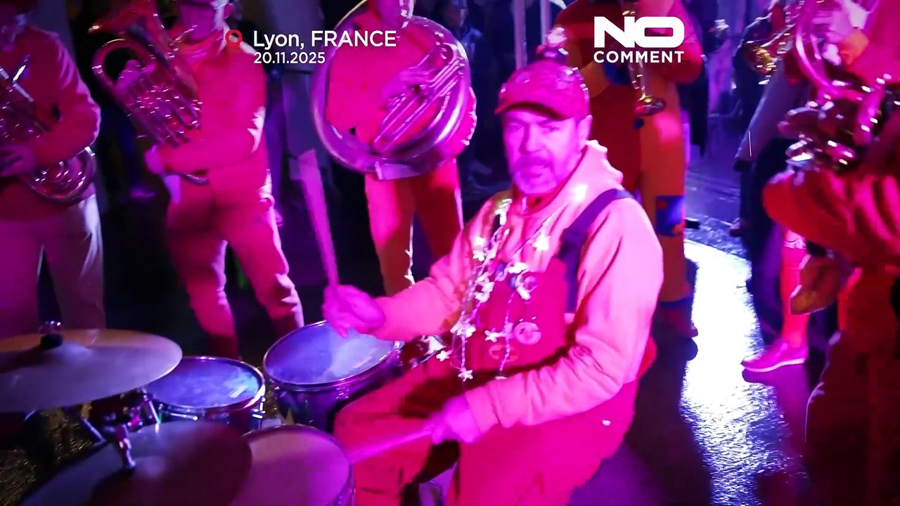 Mitternachtsverkostungen eröffnen die Beaujolais-Nouveau-Feiern in Frankreich
