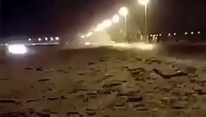 بالفيديو مفحط يفقد السيطرة على سيارته ليتحول الامر إلى كارثة بالسعودية
