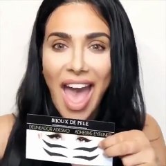 بالفيديو: هدى قطّان تمنحكِ آيلاينر مجنّحاً في ثوانٍ!