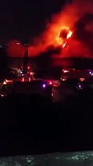 بالفيديو حريق هائل باحدى المستودعات بجازان