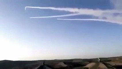 بالفيديو  لحظة التصدي للصاروخ الحوثي بمجموعة من صواريخ الدفاع الجوي بالرياض