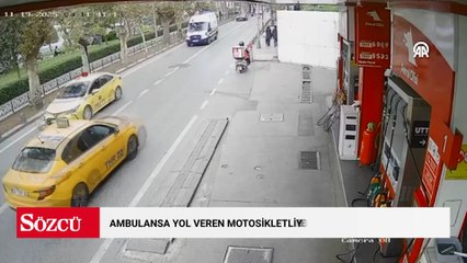 Üsküdar’da Ambulansa Yol Veren Motosikletliye Otomobil Çarptı