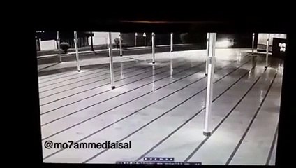 بالفيديو مطاردة مثيرة تنتهي بنجاح رجل أمن في القبض على مجرم بالسعودية