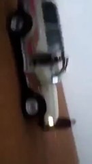 بالفيديو مواطن سعودي ينجو من موت محقق بعدما ضربت سيارته صاعقة مميتة