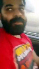 بالفيديو اعتداء مجموعة من الشباب على مواطن من ذوي الاحتياجات الخاصة بالسعودية