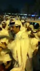 بالفيديو امير قطر يستقبل المواطنين بغضب شديد