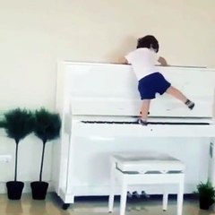 عزف طفل رامي عيّاش على البيانو سيصدمك!