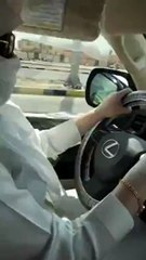بالفيديو فتاة سعودية تقود السيارة وهي ترتدي زي الرجال