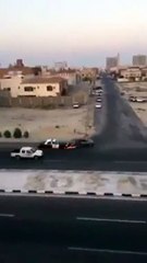 بالفيديو مشاركة مواطن مع الشرطة في مطاردة مثيرة للقبض علي احد الهاربين
