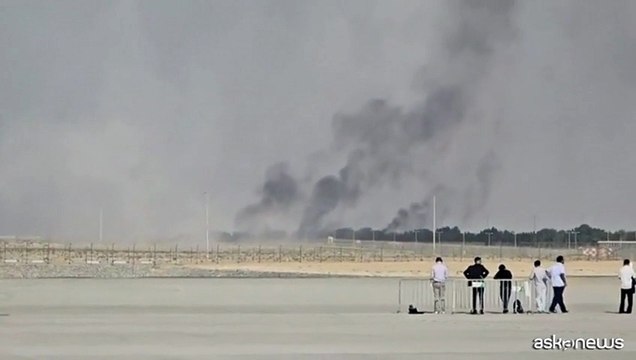 Precipita aereo al Dubai Air Show, morto il pilota del caccia