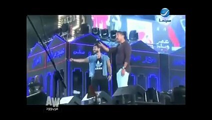 تامر حسني يكشف حقيقة خلافاته مع زوجته بسمة بوسيل.. في هذا الفيديو