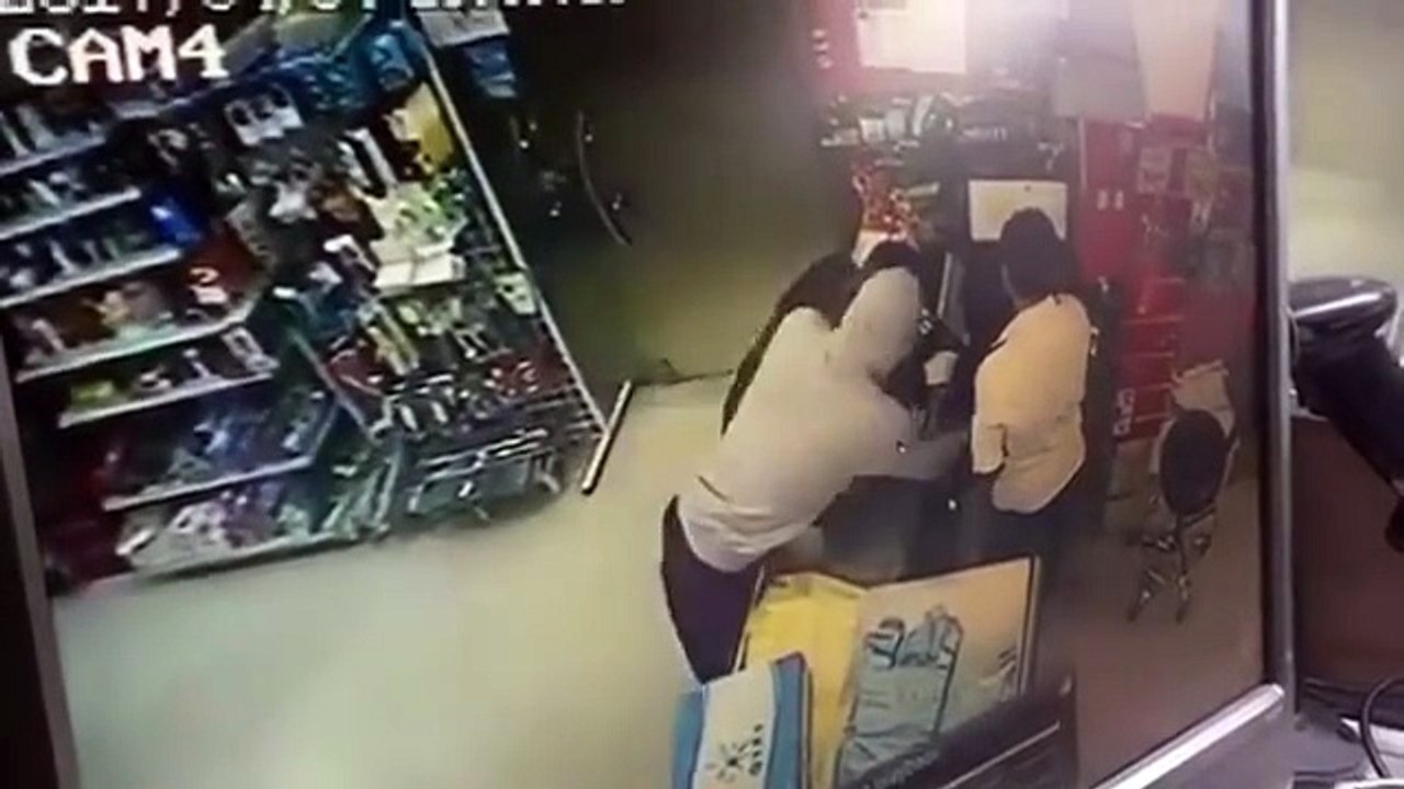 سطو مسلح على محل بقالة بالقطيف