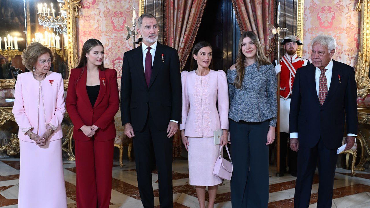 El Rey agradece a Sofía su "lealtad a España" en el 50 aniversario de la monarquía parlamentaria