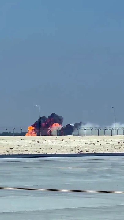تحطم طائرة هندية من طراز "هال تيجاس" في معرض دبي للطيران