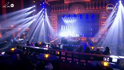 فيفي عبده تغازل مروان خوري وتوجّه نصيحة لأنجلينا جولي في شيري استوديو