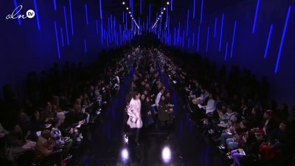 حصرياً .. أزياء إيلي صعب لخريف ٢٠١٨-٢٠١٧