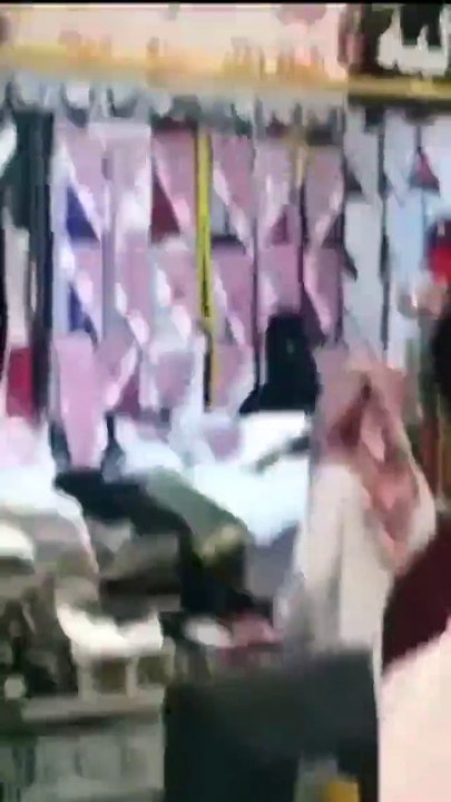 بائعة ملابس داخلية للرجال تثير غضب رواد مواقع ا...