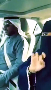امرأة سعودية تثير جدلاً على مواقع التواصل بتصويرها مقطع فيديو وهي تغنّي