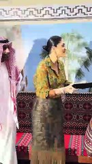 kareena kapoor poses for the cams at an event in lower parel