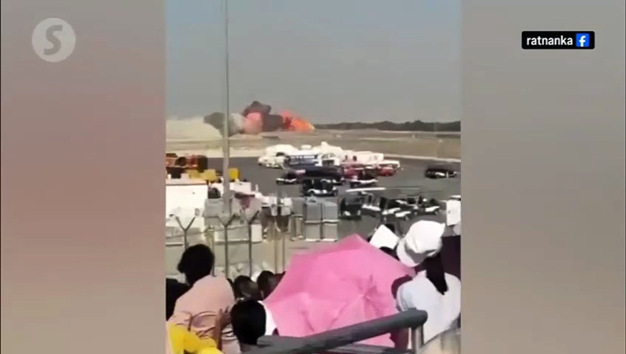 Indian Tejas fighter jet crashes at Dubai Airsh...