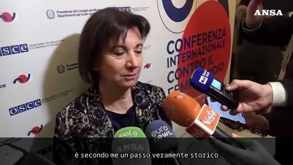 Roccella: "Non c'e' legame tra educazione sessuale e calo delle violenze"