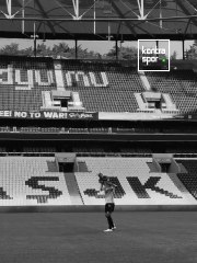 Vaclav Cerny, kızına Tüpraş Stadyumu'nu gezdirdi