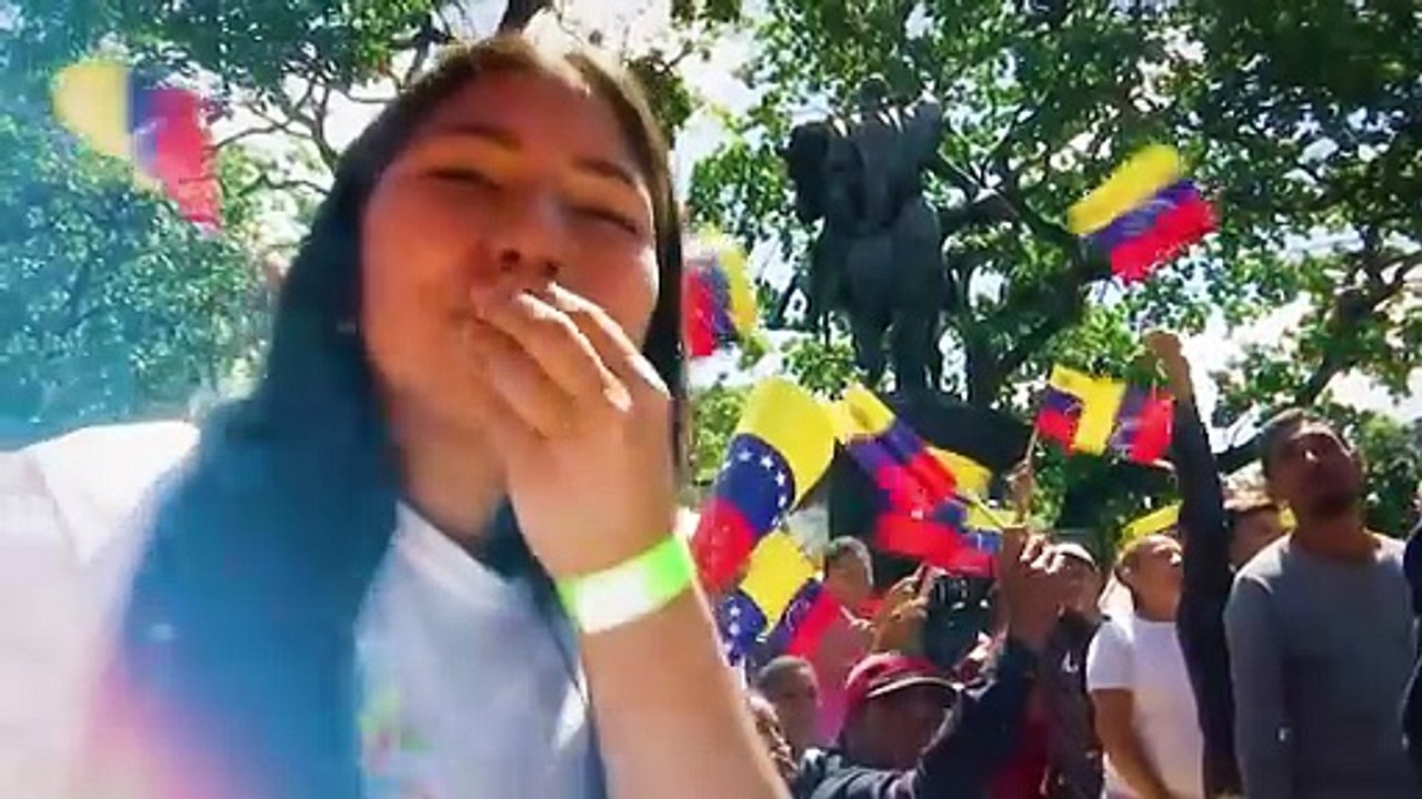 El Libertador Simón Bolívar decreta la inclusión de la Octava Estrella a la Bandera Nacional
